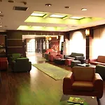 鲁米酒店 酒店